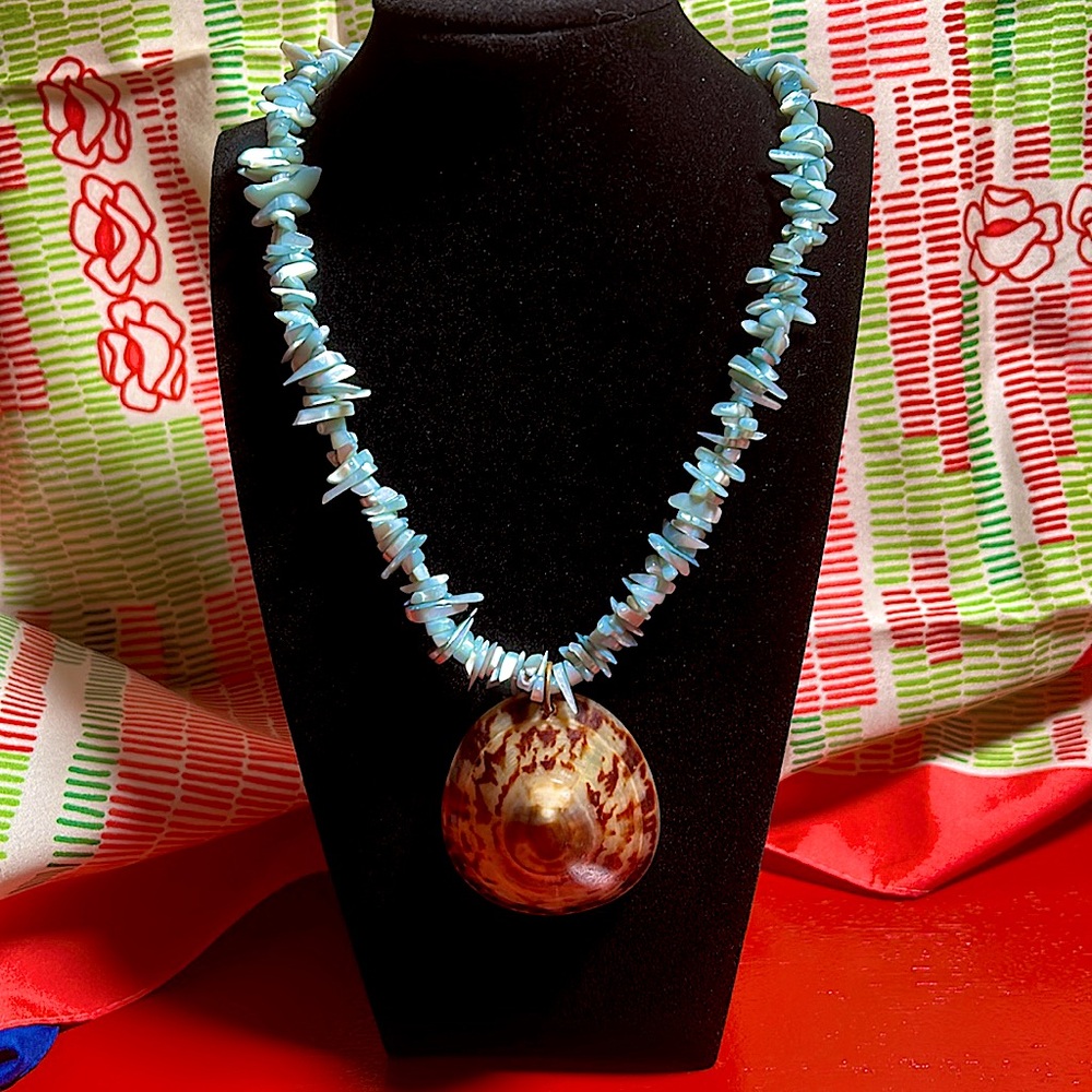 Shell necklace